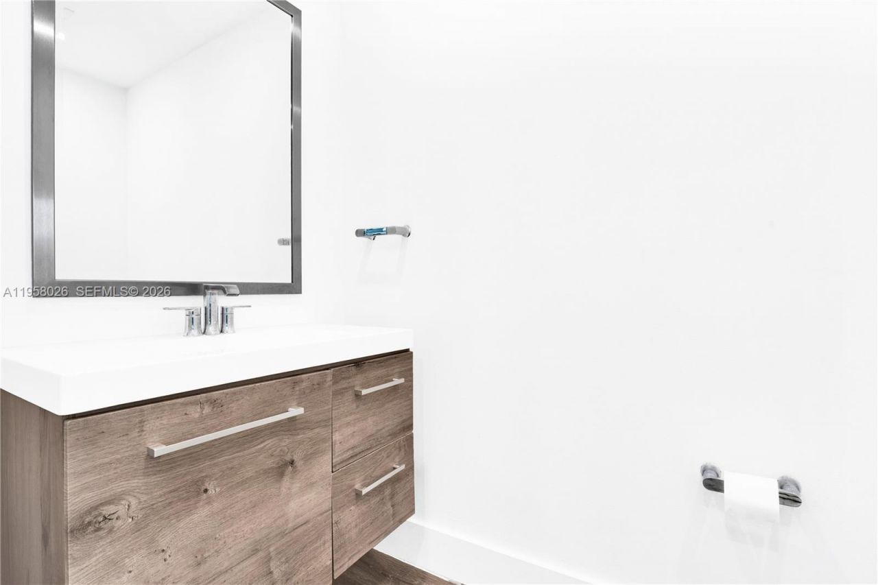 92 SW 3rd St, Unit 3108, Miami, FL 33130 Photo