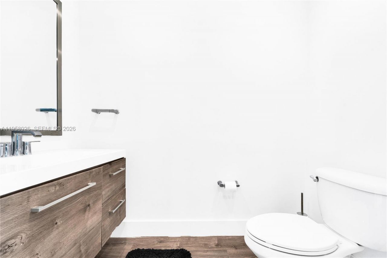 92 SW 3rd St, Unit 3108, Miami, FL 33130 Photo