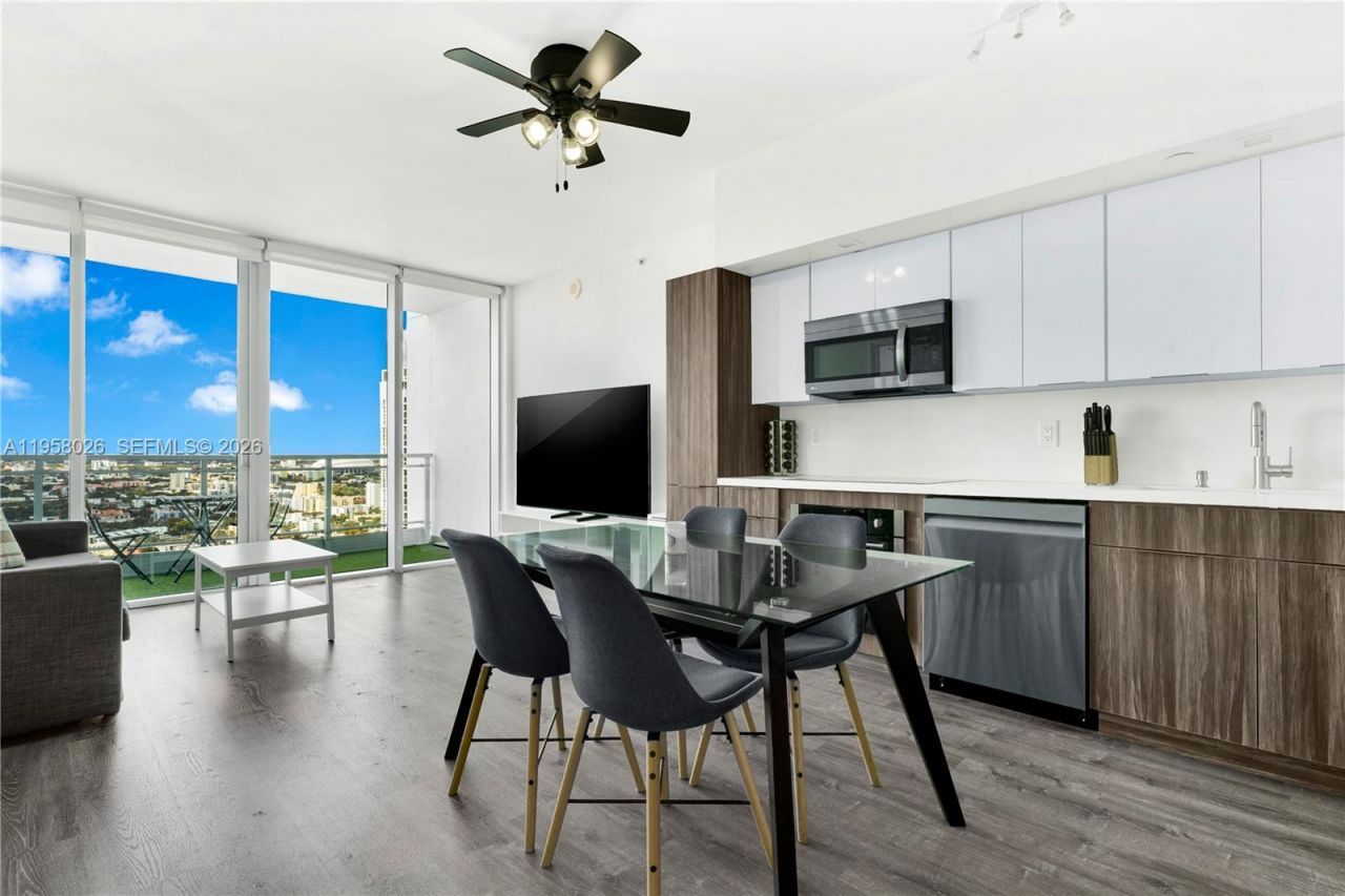 92 SW 3rd St, Unit 3108, Miami, FL 33130 Photo