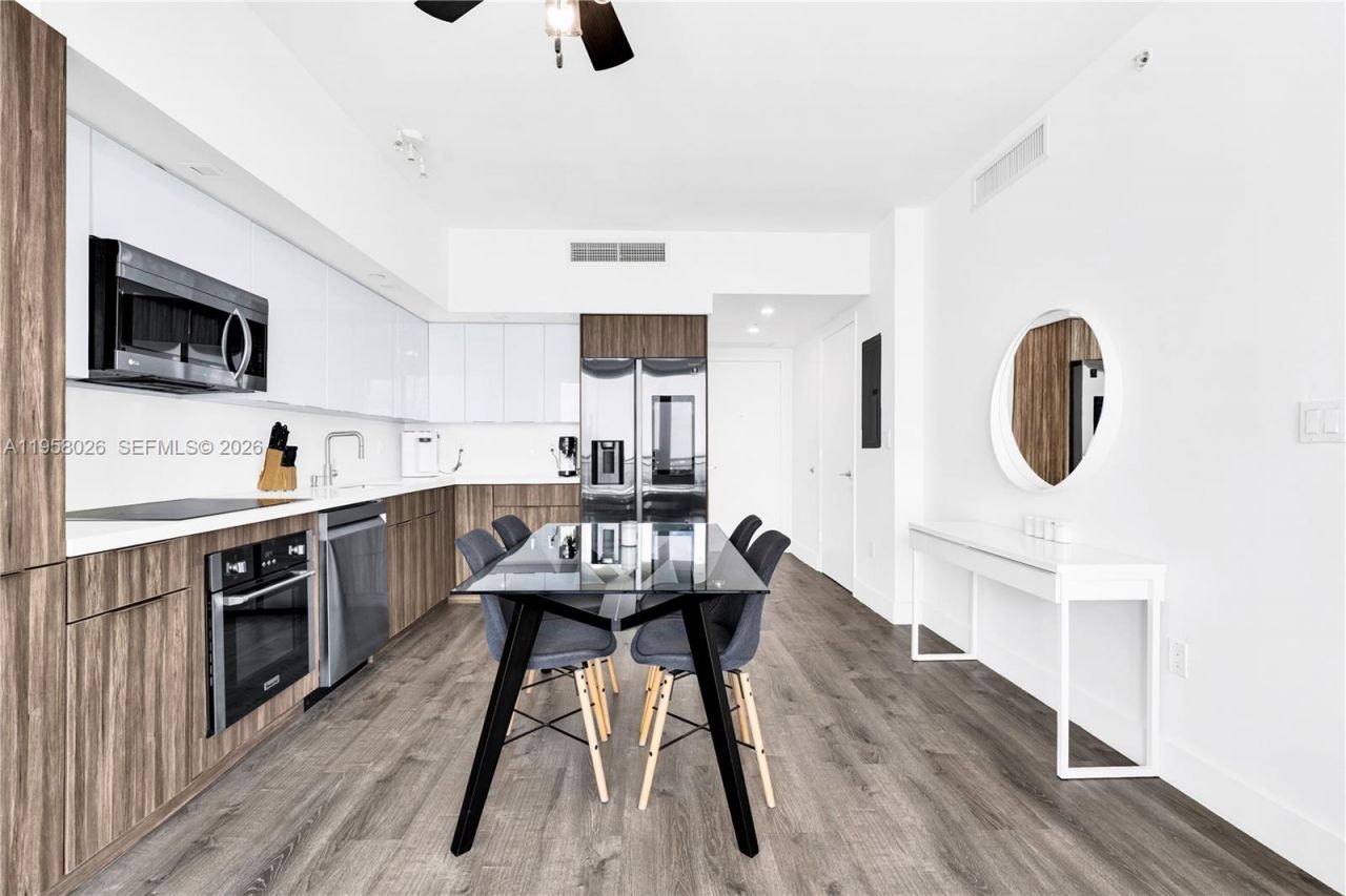 92 SW 3rd St, Unit 3108, Miami, FL 33130 Photo