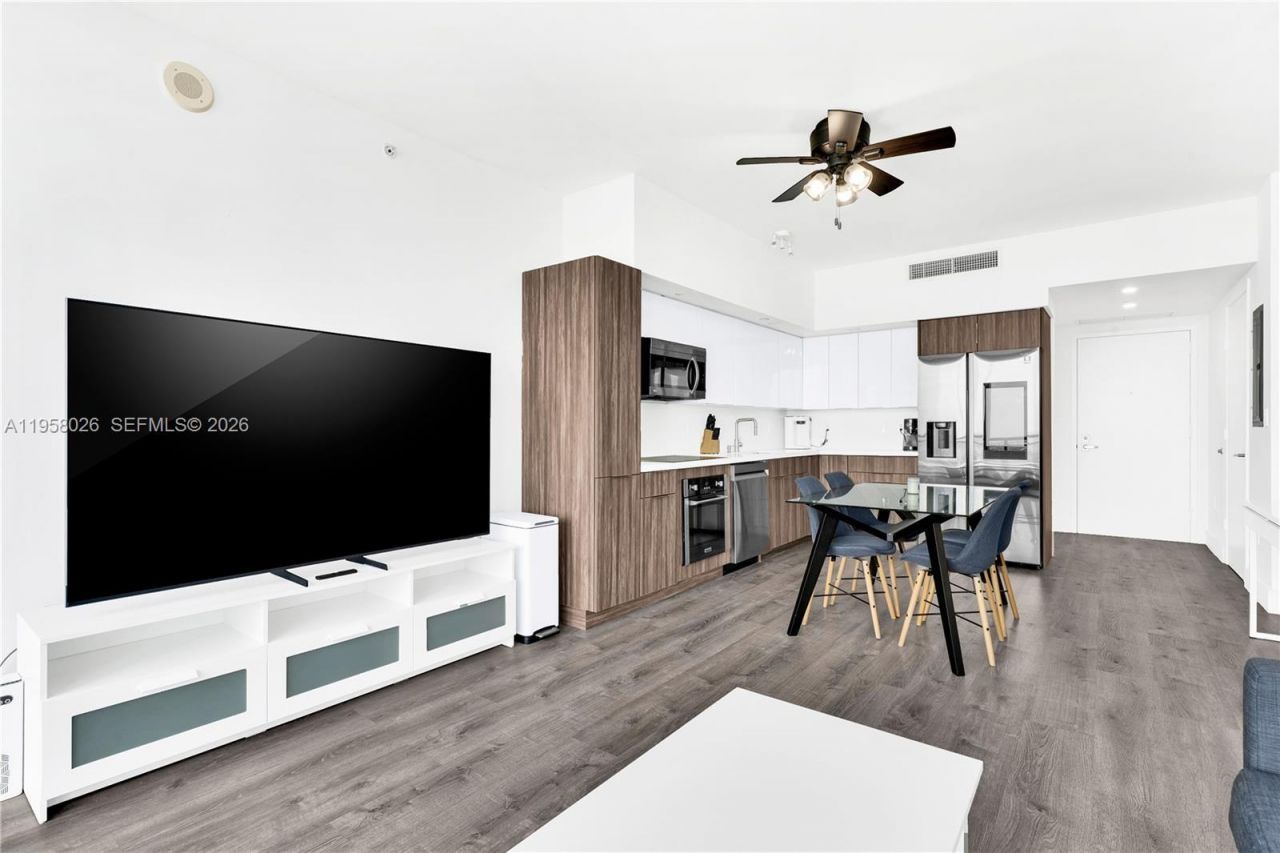 92 SW 3rd St, Unit 3108, Miami, FL 33130 Photo