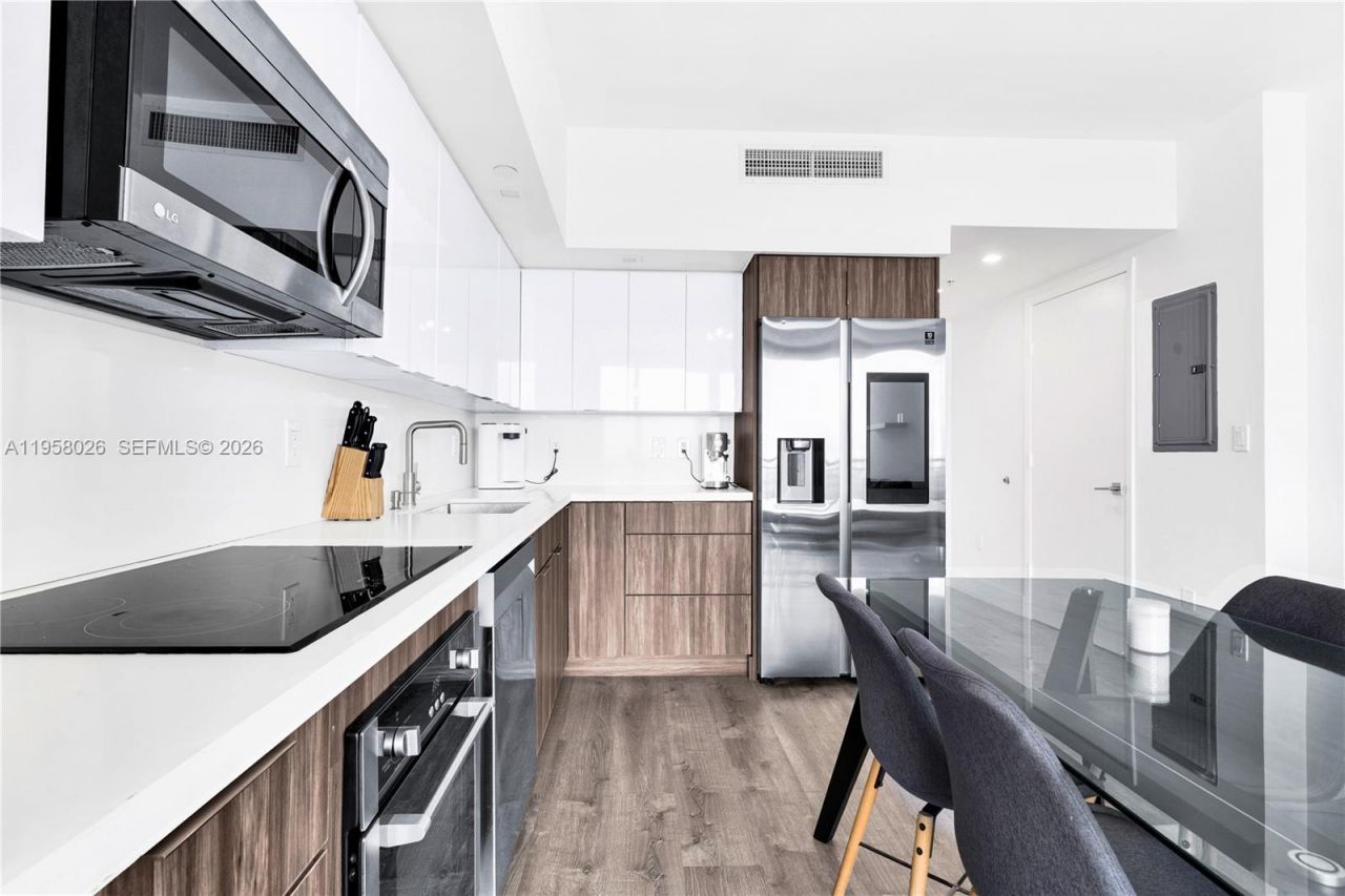 92 SW 3rd St, Unit 3108, Miami, FL 33130 Photo