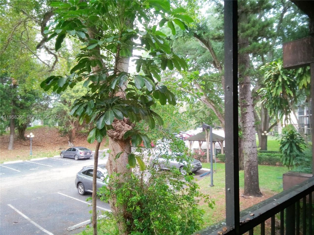 3720 Inverrary Dr, Unit 2S, Lauderhill, FL 33319 Photo