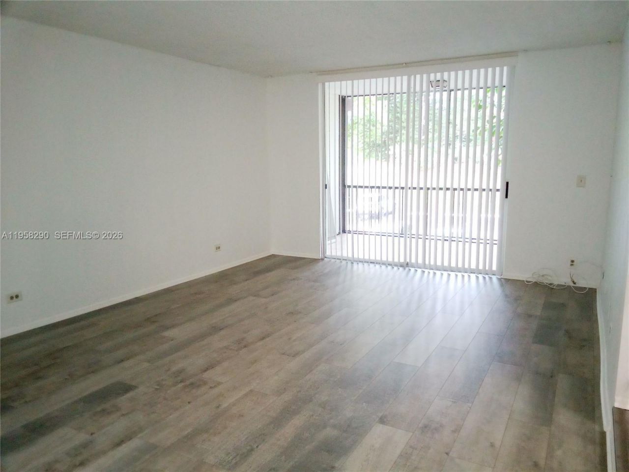 3720 Inverrary Dr, Unit 2S, Lauderhill, FL 33319 Photo