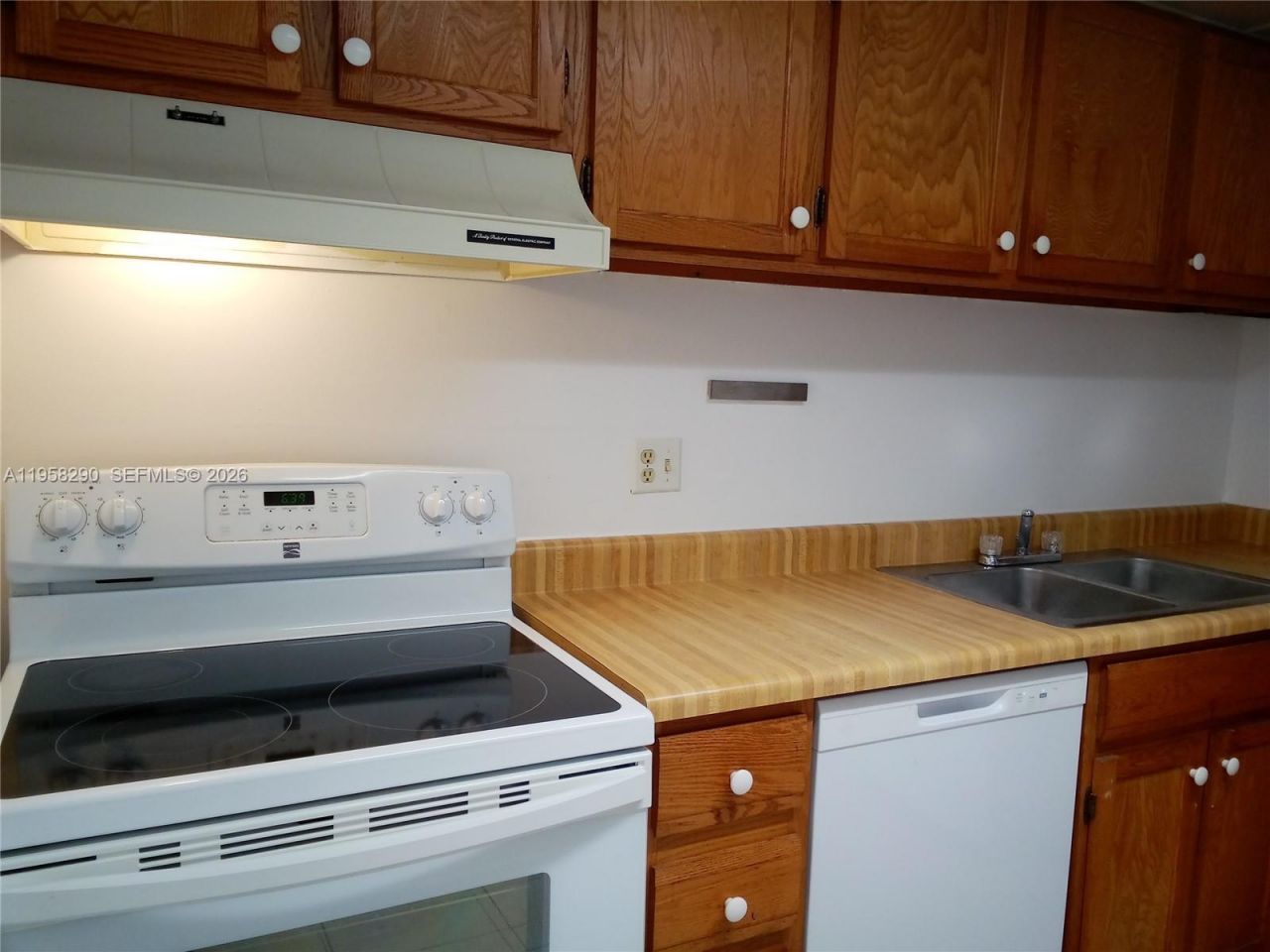 3720 Inverrary Dr, Unit 2S, Lauderhill, FL 33319 Photo