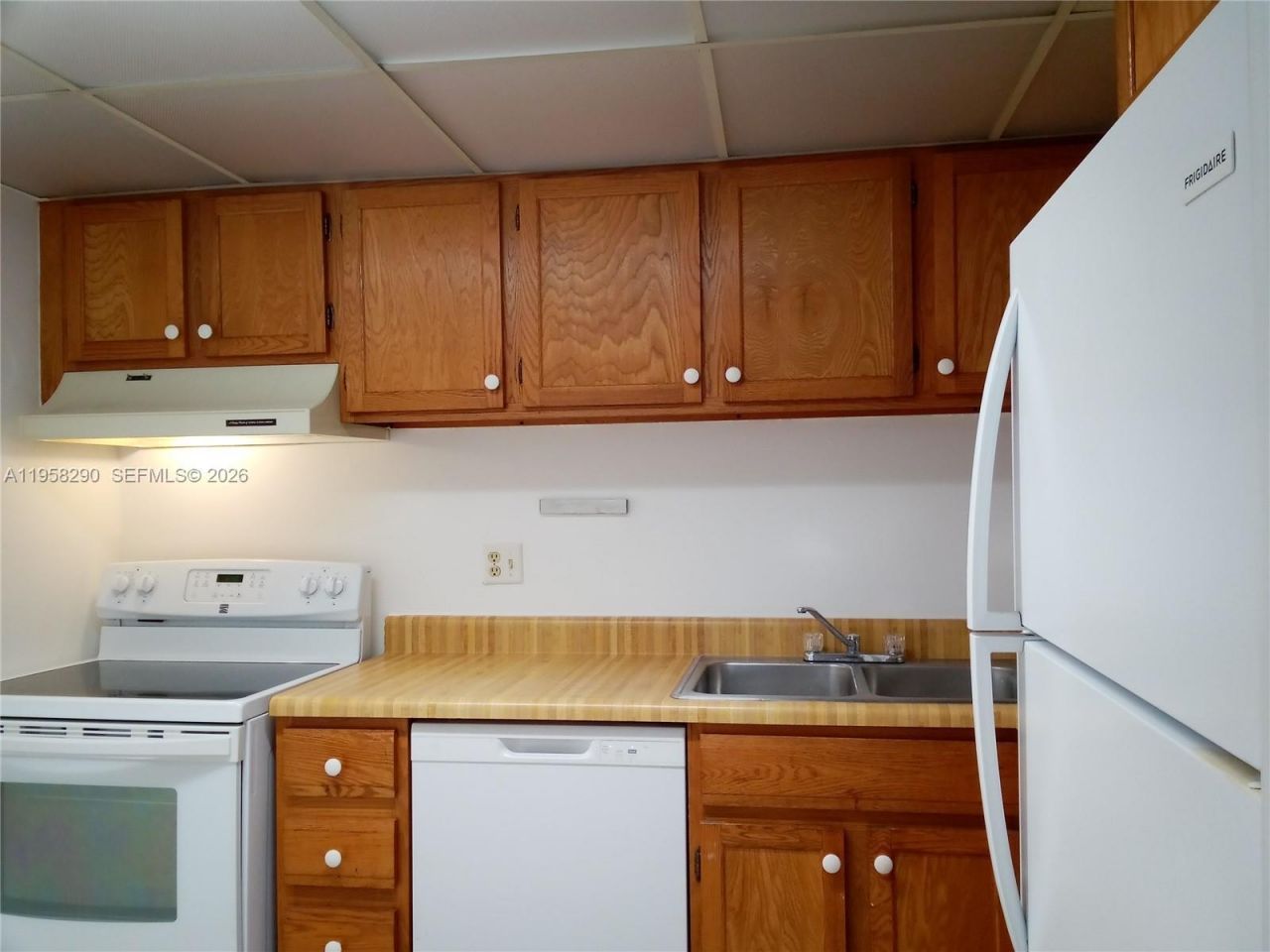 3720 Inverrary Dr, Unit 2S, Lauderhill, FL 33319 Photo