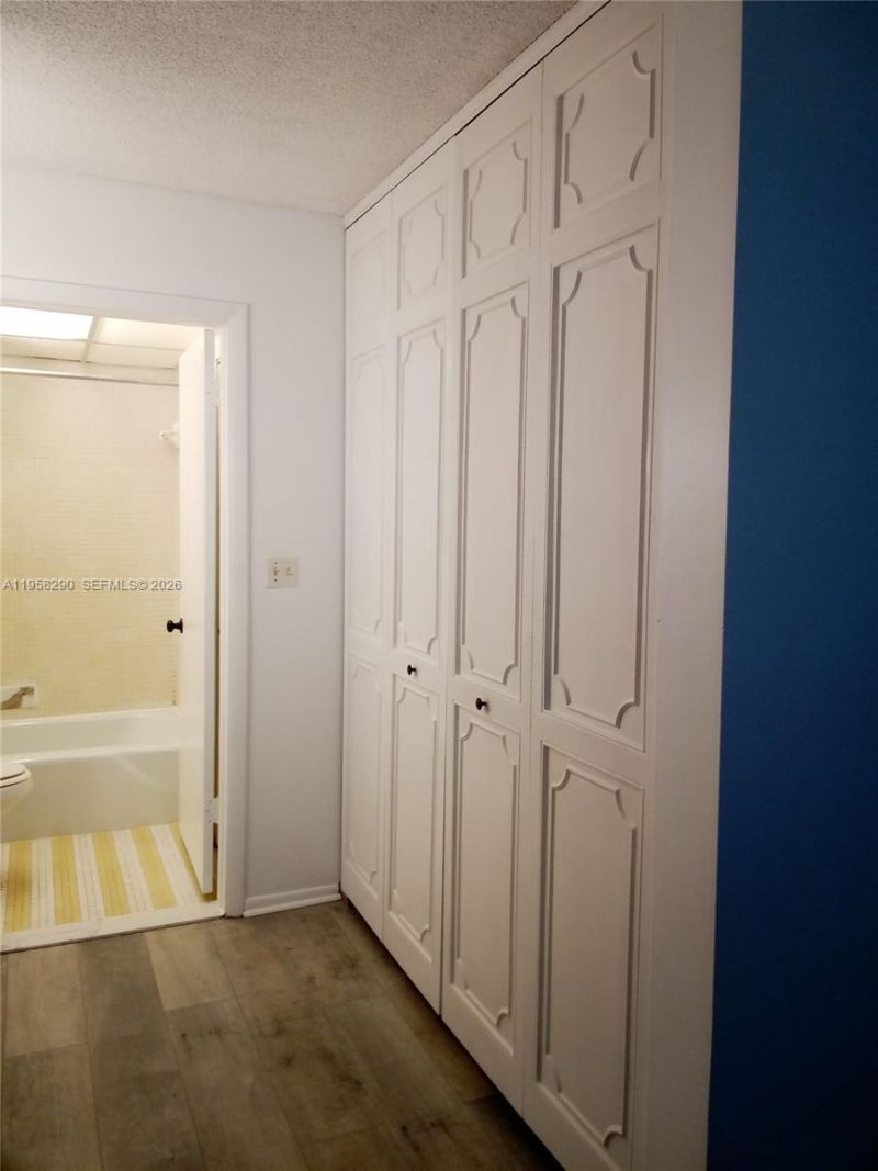 3720 Inverrary Dr, Unit 2S, Lauderhill, FL 33319 Photo