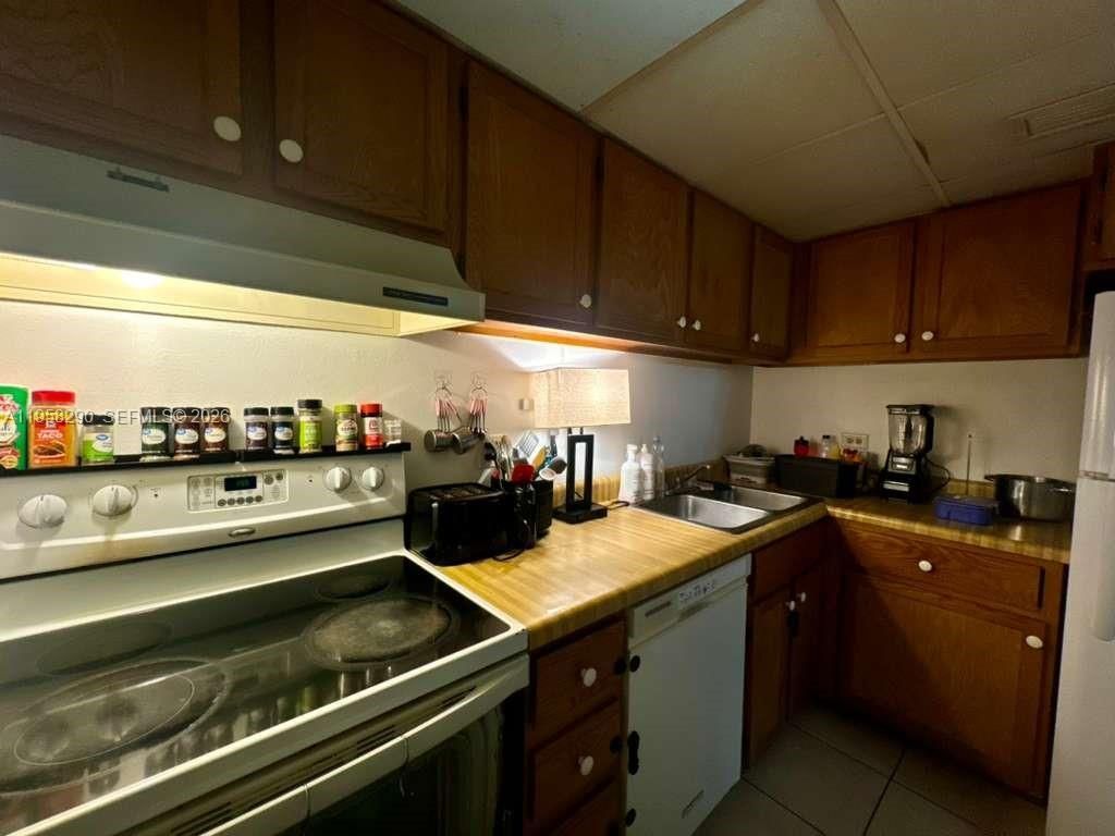 3720 Inverrary Dr , Unit 2S, Lauderhill, FL 33319 Photo