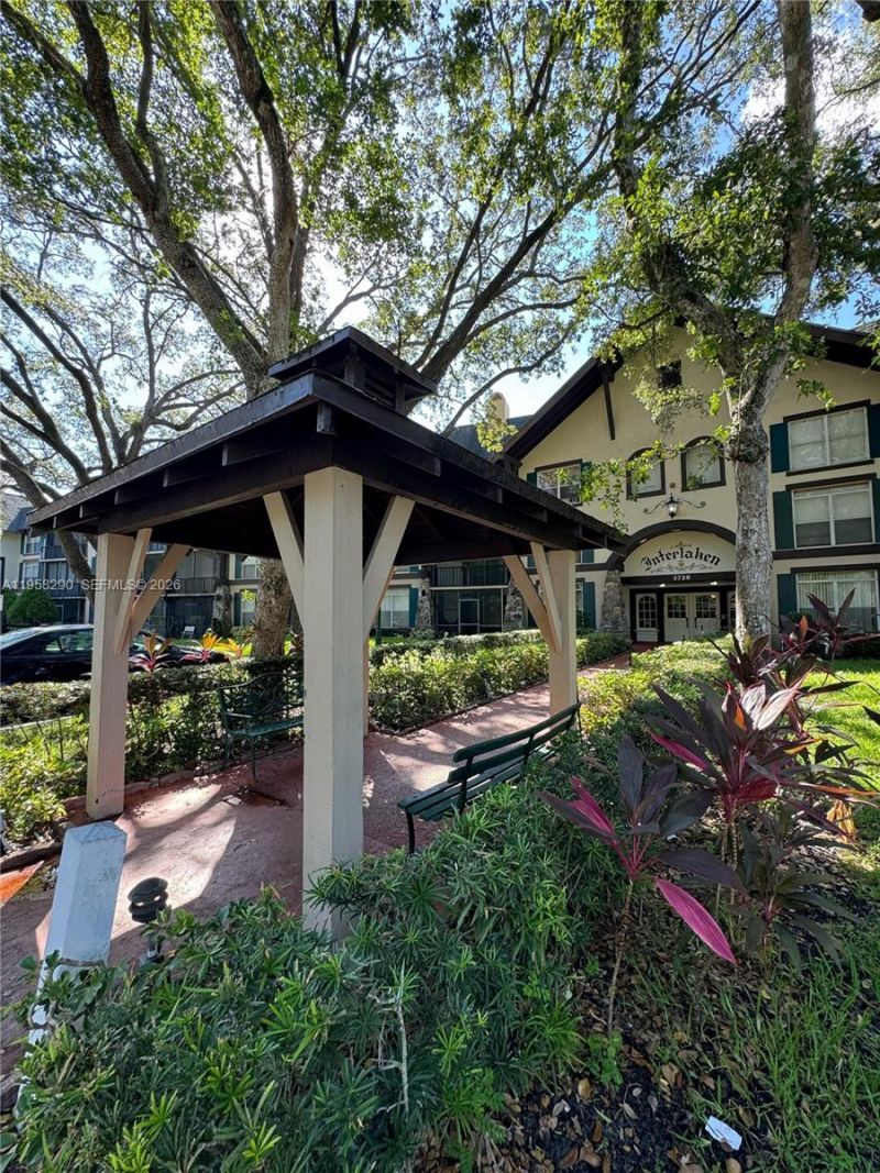 3720 Inverrary Dr, Unit 2S, Lauderhill, FL 33319 Photo