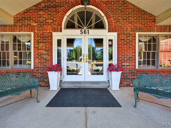 561 Sarah Lane, Unit 204, St Louis, MO 63141