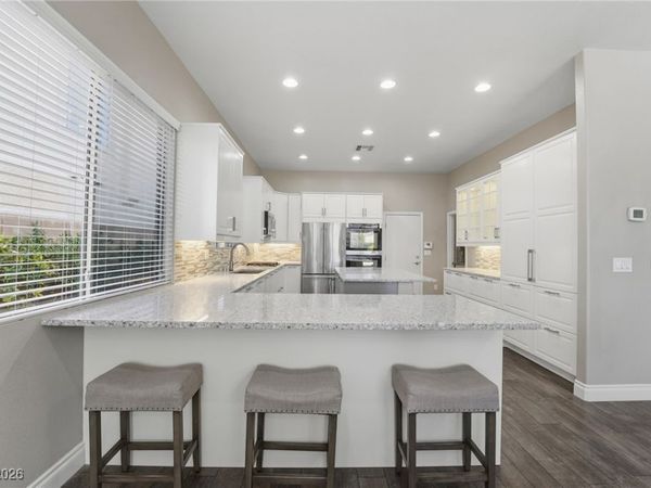 2752 Glen Port Street, Las Vegas, NV 89135