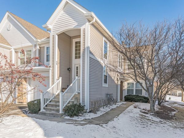 876 Brompton Court, Unit 876, Carol Stream, IL 60188