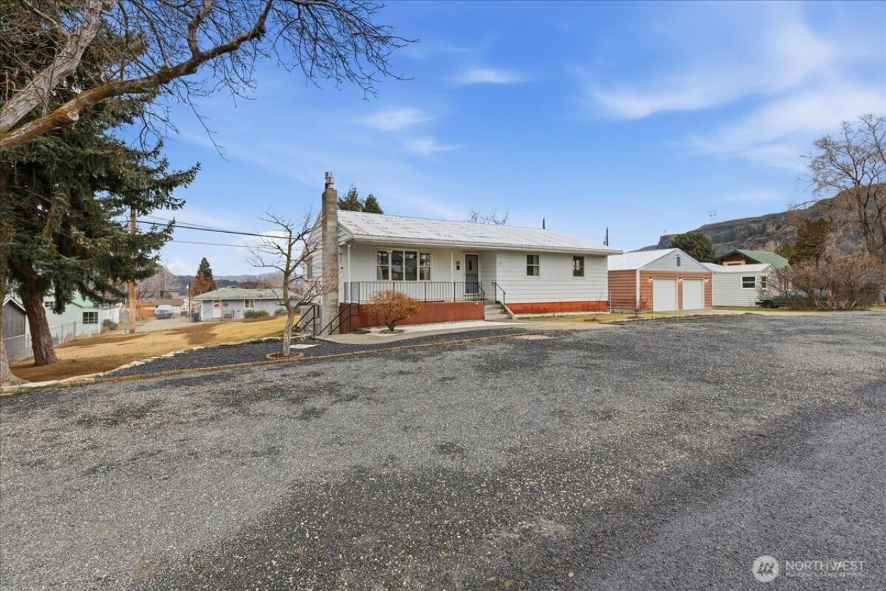 118 Washington Place, Electric City, WA 99123 Main Photo