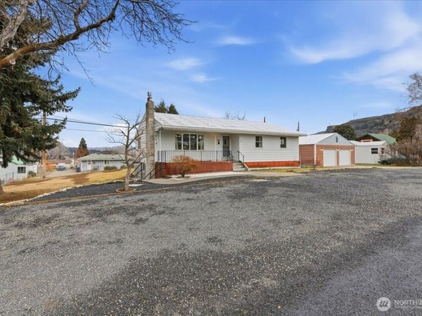 118 Washington Place, Electric City, WA 99123