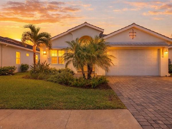 8880 Redonda DR, NAPLES, FL 34114