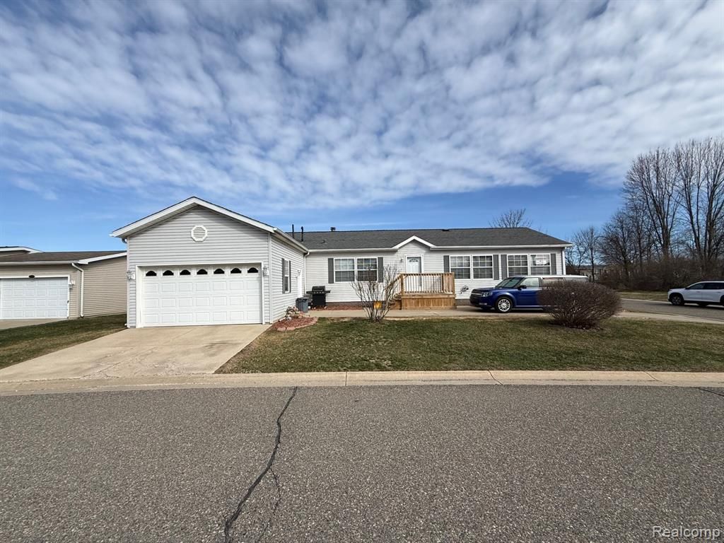11242 Nearbrook Court, Green Oak Township, MI 48178 Main Photo