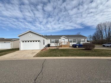 11242 Nearbrook Court, Green Oak Twp, MI 48178