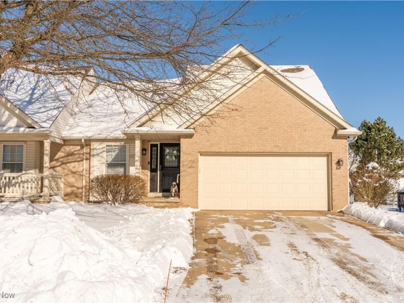 1617 NE Southpointe Circle NE, Canton, OH 44714 Photo 1