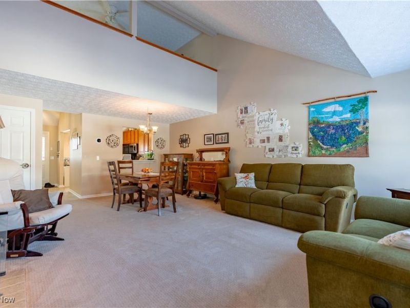 1617 NE Southpointe Circle NE, Canton, OH 44714 Photo 12