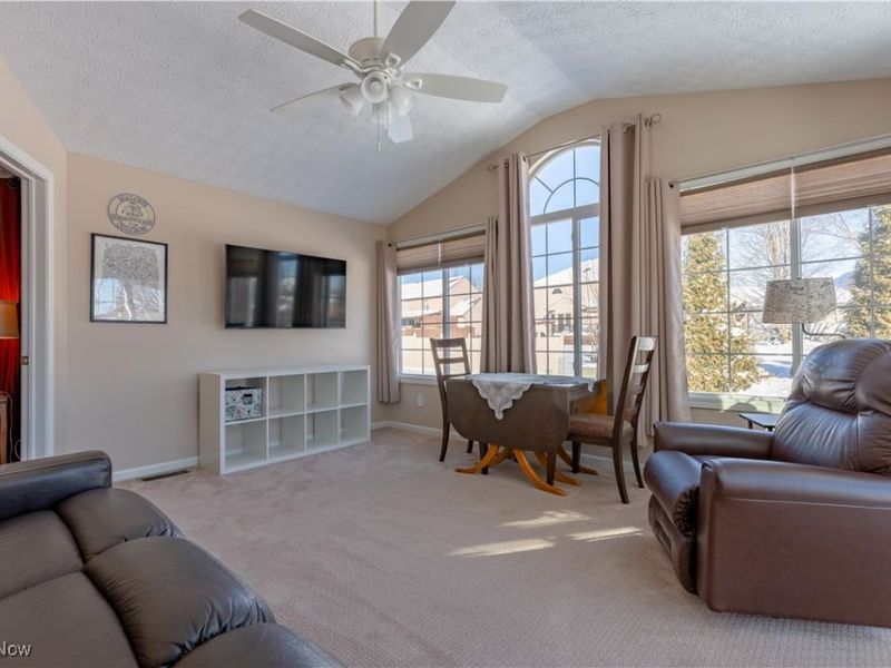 1617 NE Southpointe Circle NE, Canton, OH 44714 Photo 14