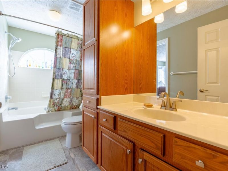 1617 NE Southpointe Circle NE, Canton, OH 44714 Photo 18