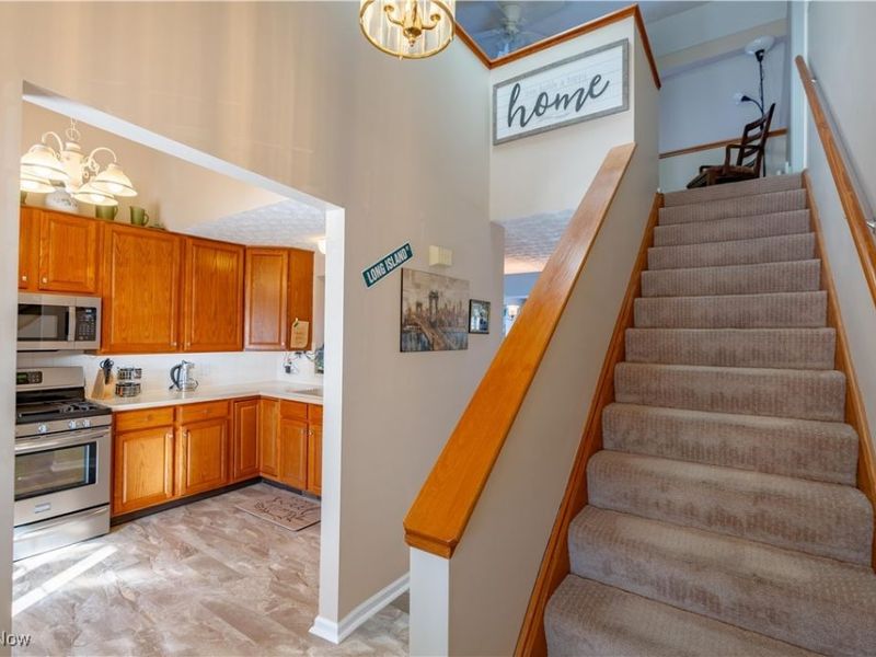 1617 NE Southpointe Circle NE, Canton, OH 44714 Photo 2