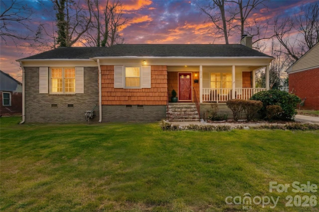 3728 Stonehaven Drive, Charlotte, NC 28215 Main Photo