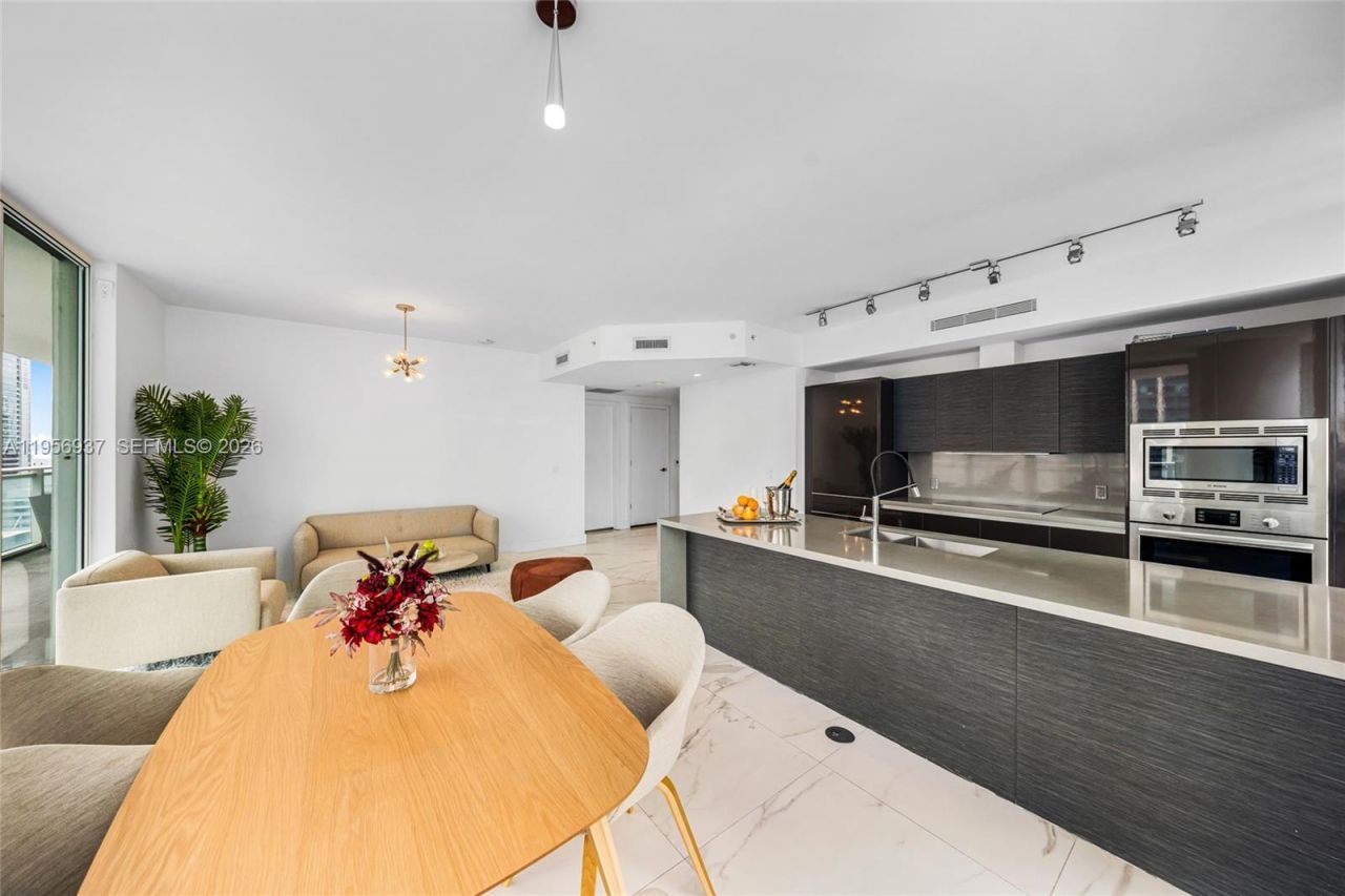 1080 Brickell Ave, Unit 2708, Miami, FL 33131 Photo