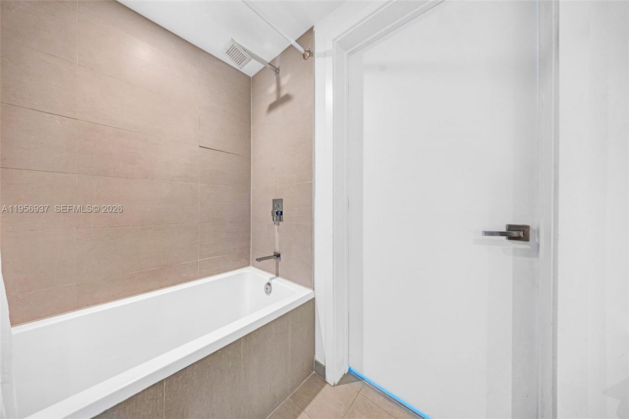 1080 Brickell Ave, Unit 2708, Miami, FL 33131 Photo