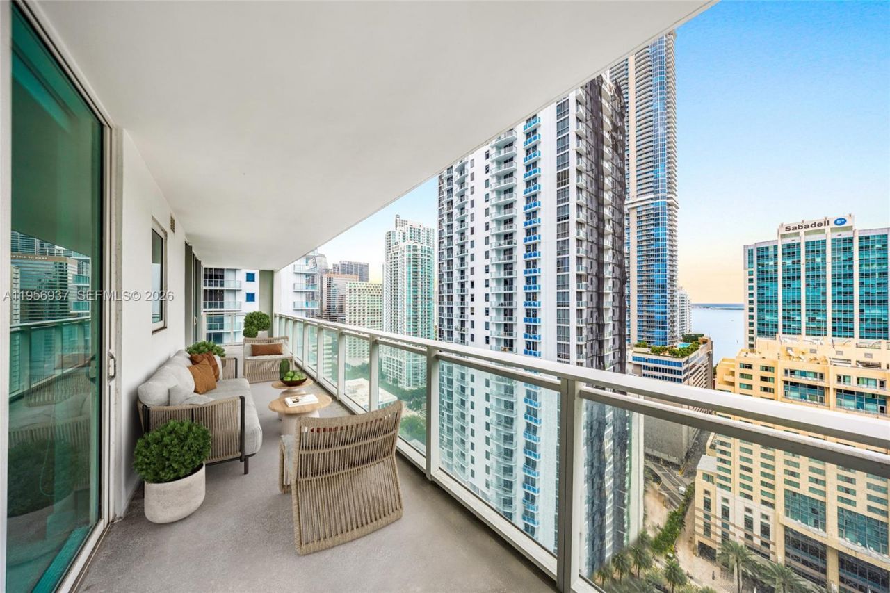 1080 Brickell Ave, Unit 2708, Miami, FL 33131 Photo