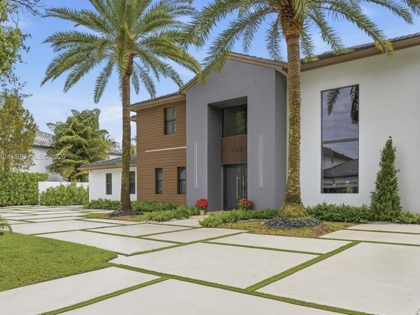 9467 NW 54th Doral Cir Ln, Doral, FL 33178