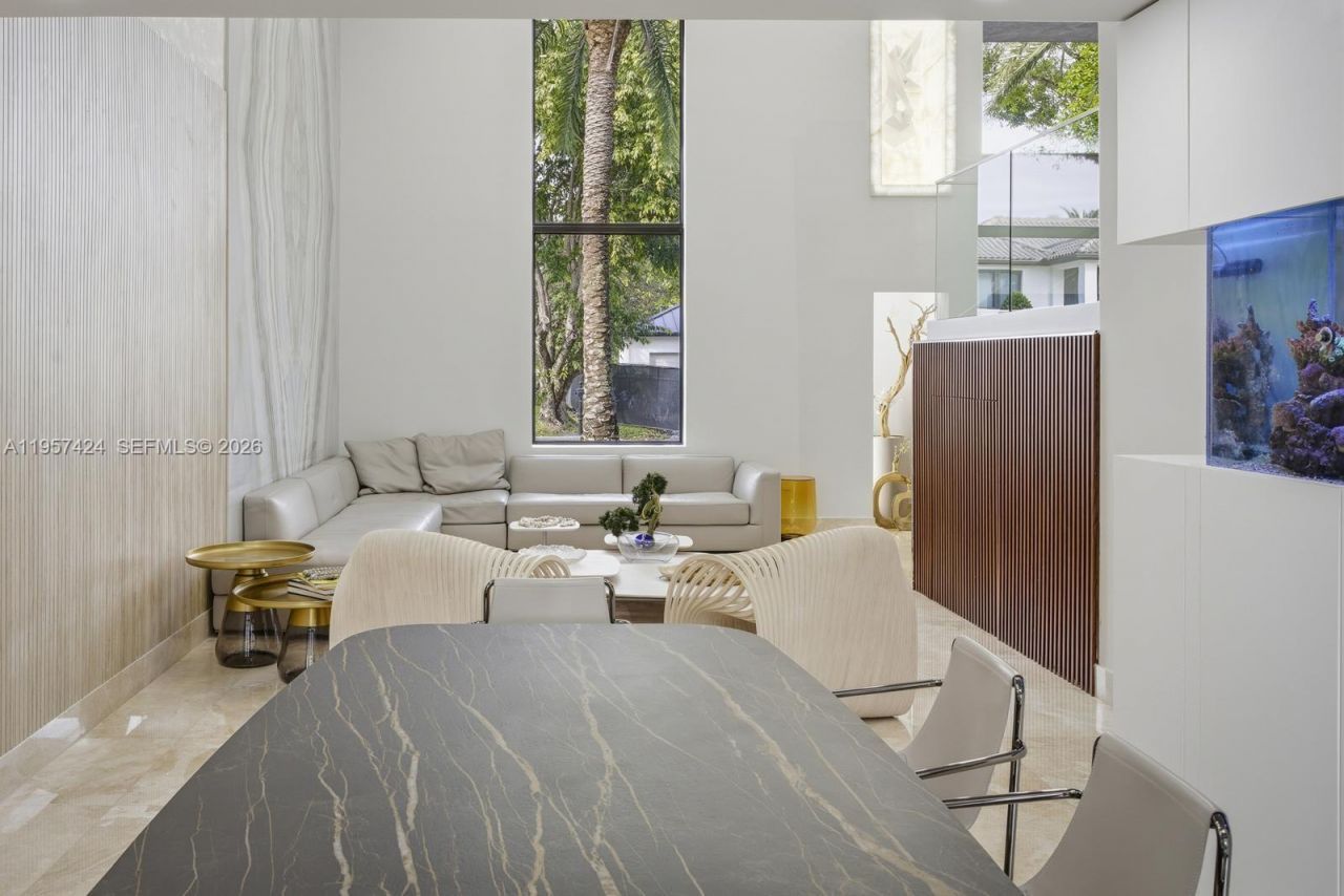 9467 NW 54th Doral Cir Ln, Doral, FL 33178 Photo