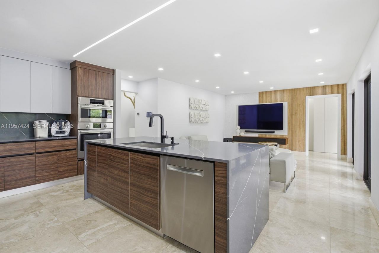 9467 NW 54th Doral Cir Ln, Doral, FL 33178 Photo