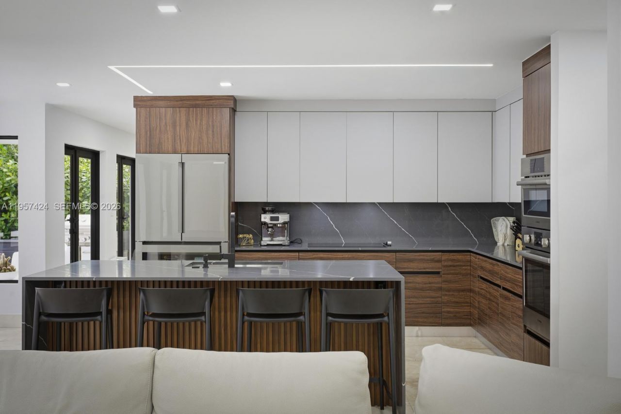 9467 NW 54th Doral Cir Ln, Doral, FL 33178 Photo