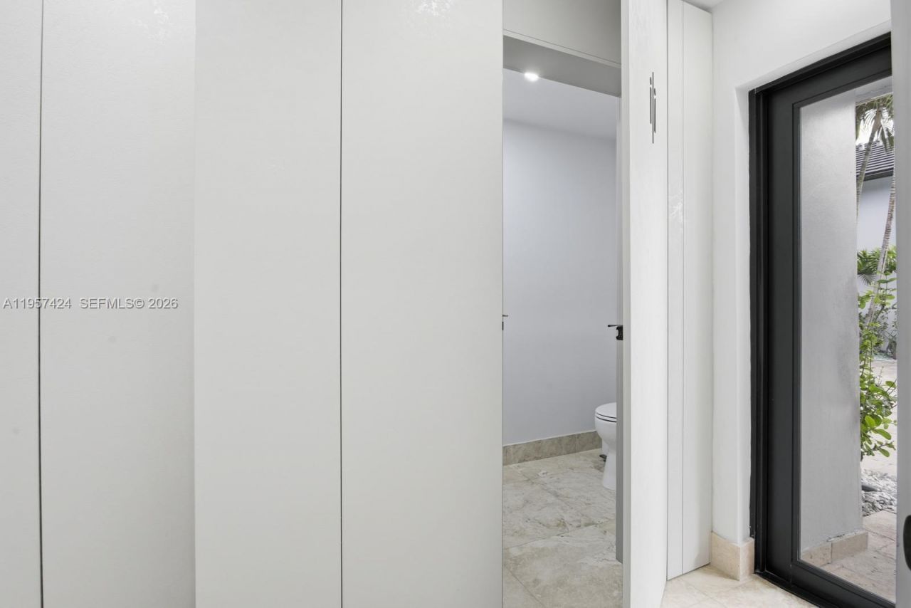 9467 NW 54th Doral Cir Ln, Doral, FL 33178 Photo