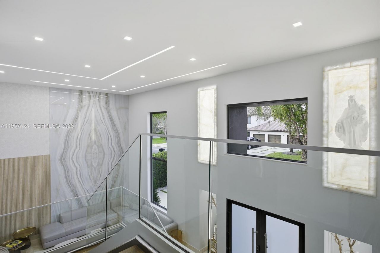 9467 NW 54th Doral Cir Ln, Doral, FL 33178 Photo