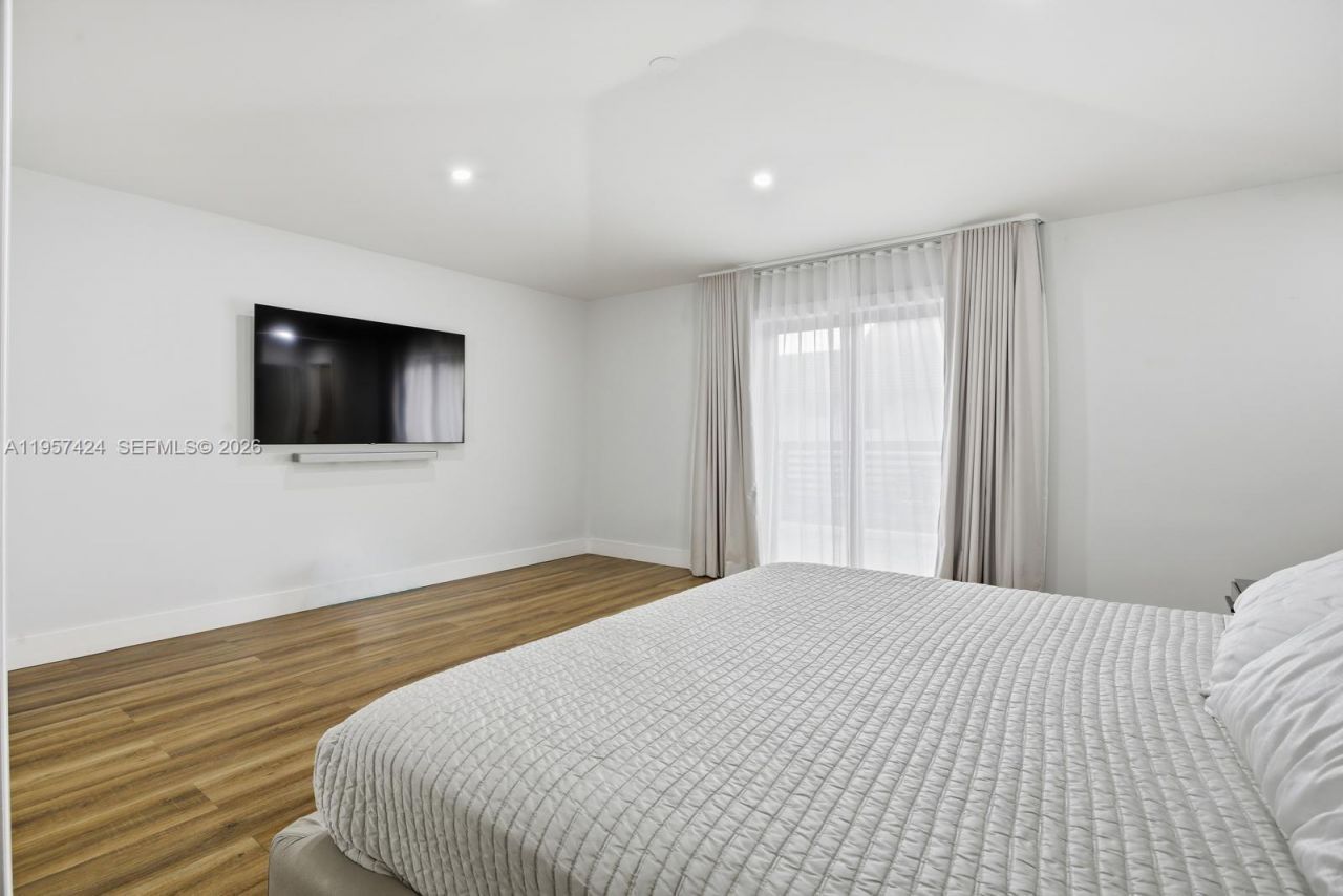 9467 NW 54th Doral Cir Ln, Doral, FL 33178 Photo