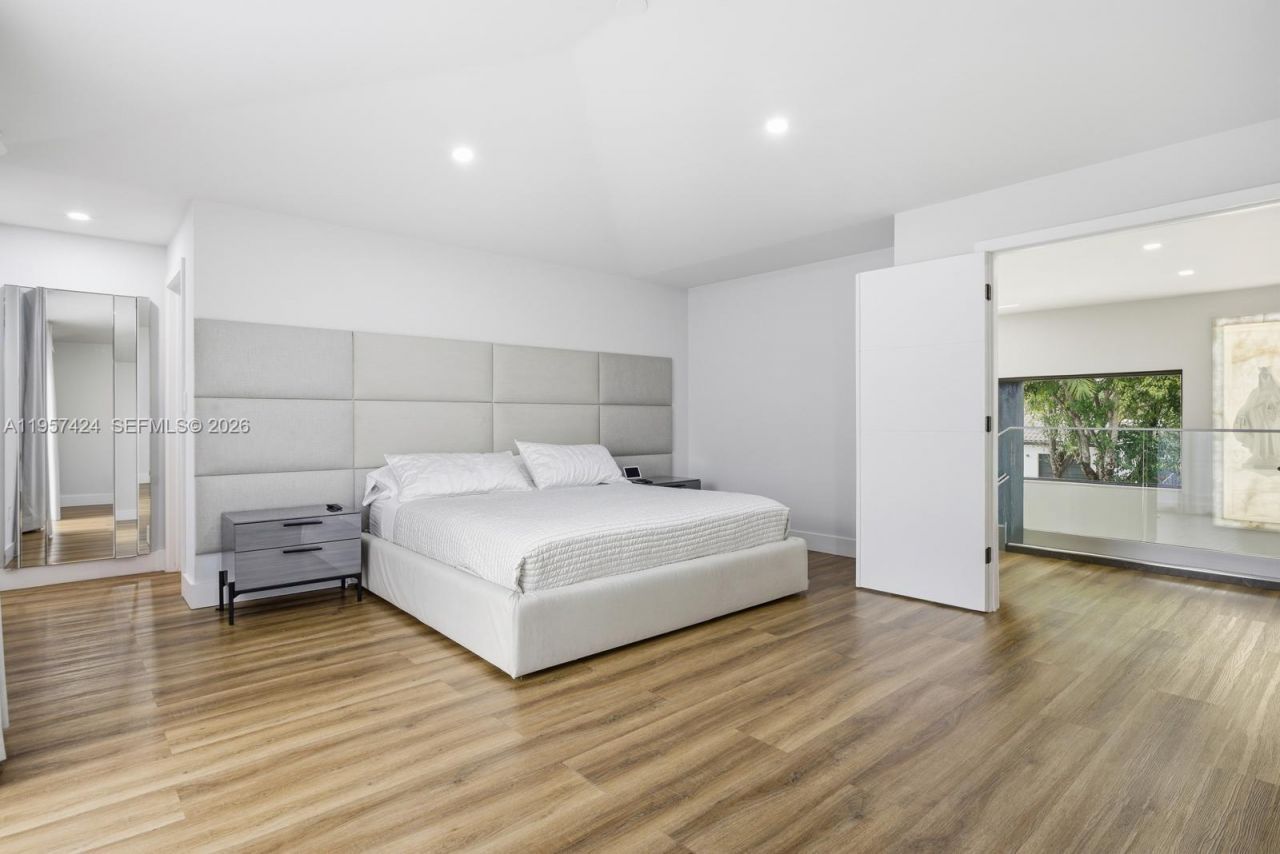 9467 NW 54th Doral Cir Ln, Doral, FL 33178 Photo