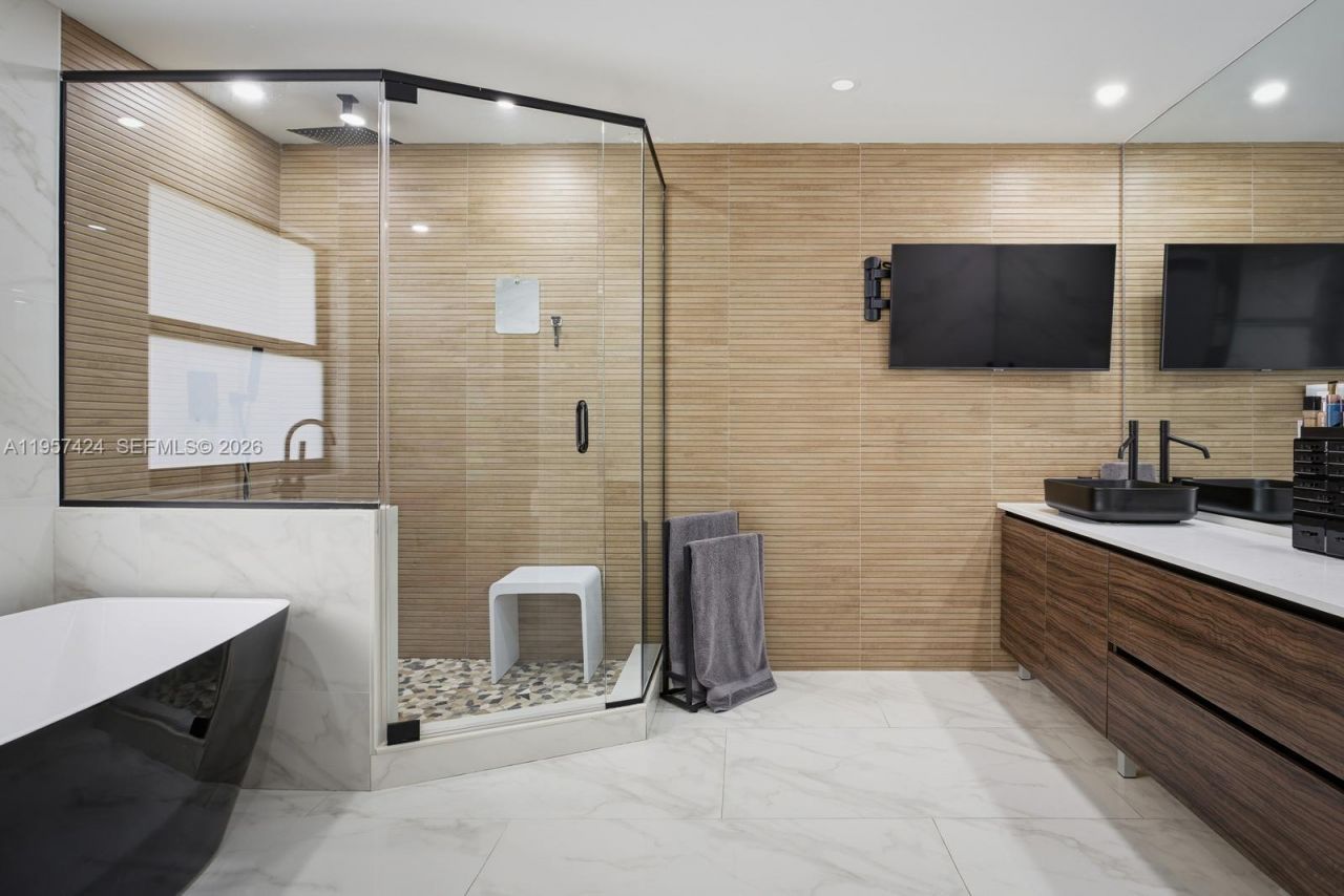 9467 NW 54th Doral Cir Ln, Doral, FL 33178 Photo