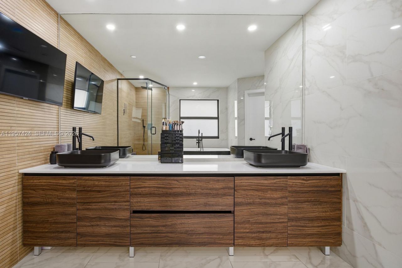 9467 NW 54th Doral Cir Ln, Doral, FL 33178 Photo