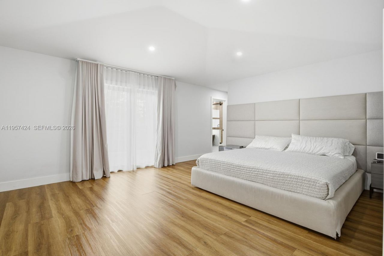 9467 NW 54th Doral Cir Ln, Doral, FL 33178 Photo