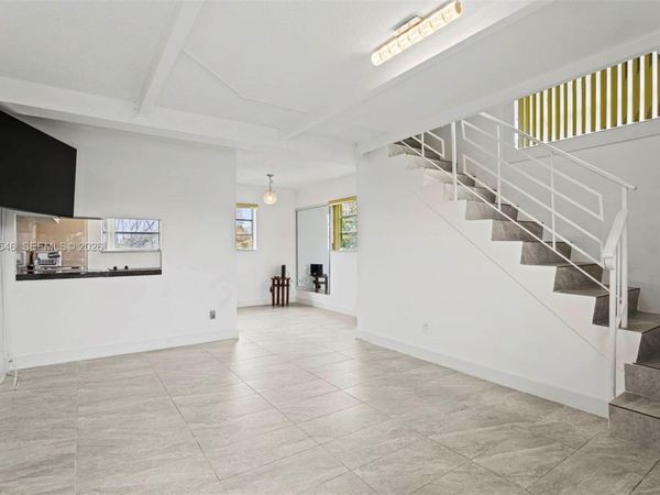 1220 SW 5th St, Unit 21, Miami, FL 33135