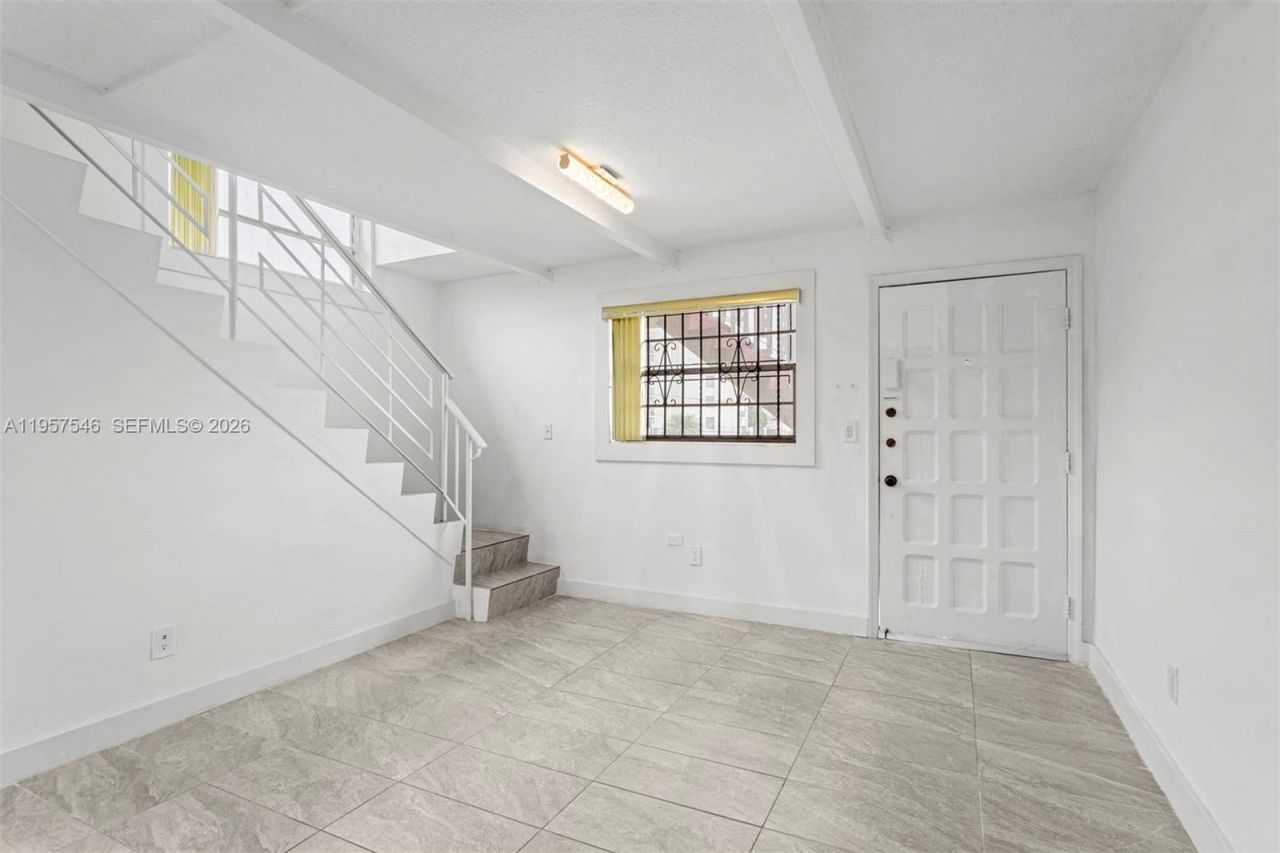 1220 SW 5th St, Unit 21, Miami, FL 33135 Photo