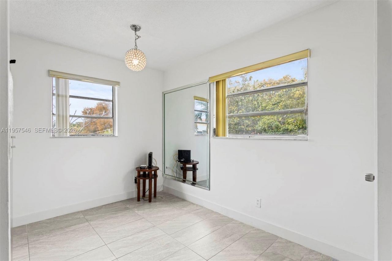 1220 SW 5th St, Unit 21, Miami, FL 33135 Photo