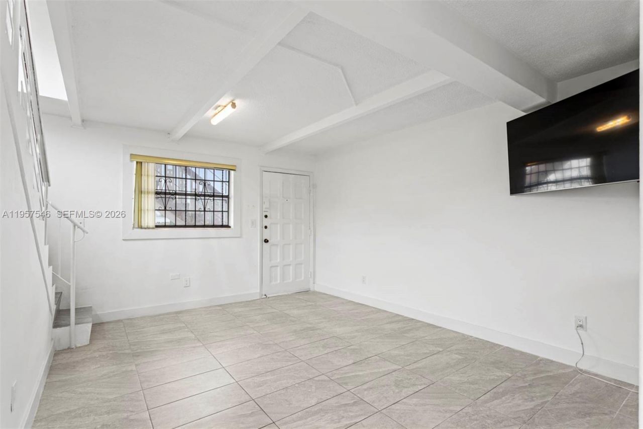 1220 SW 5th St, Unit 21, Miami, FL 33135 Photo