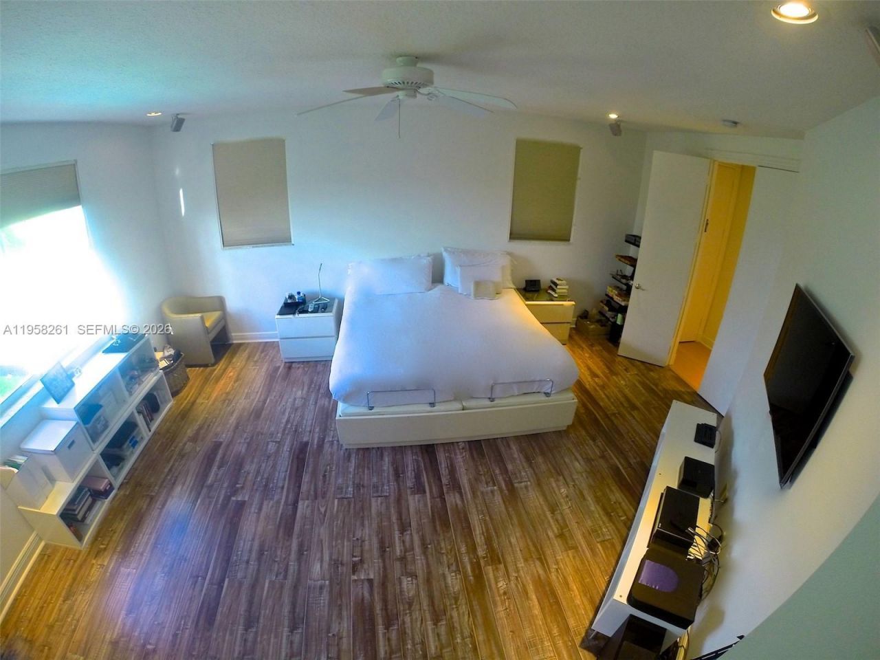 1675 NE 196th St , Miami, FL 33179 Photo