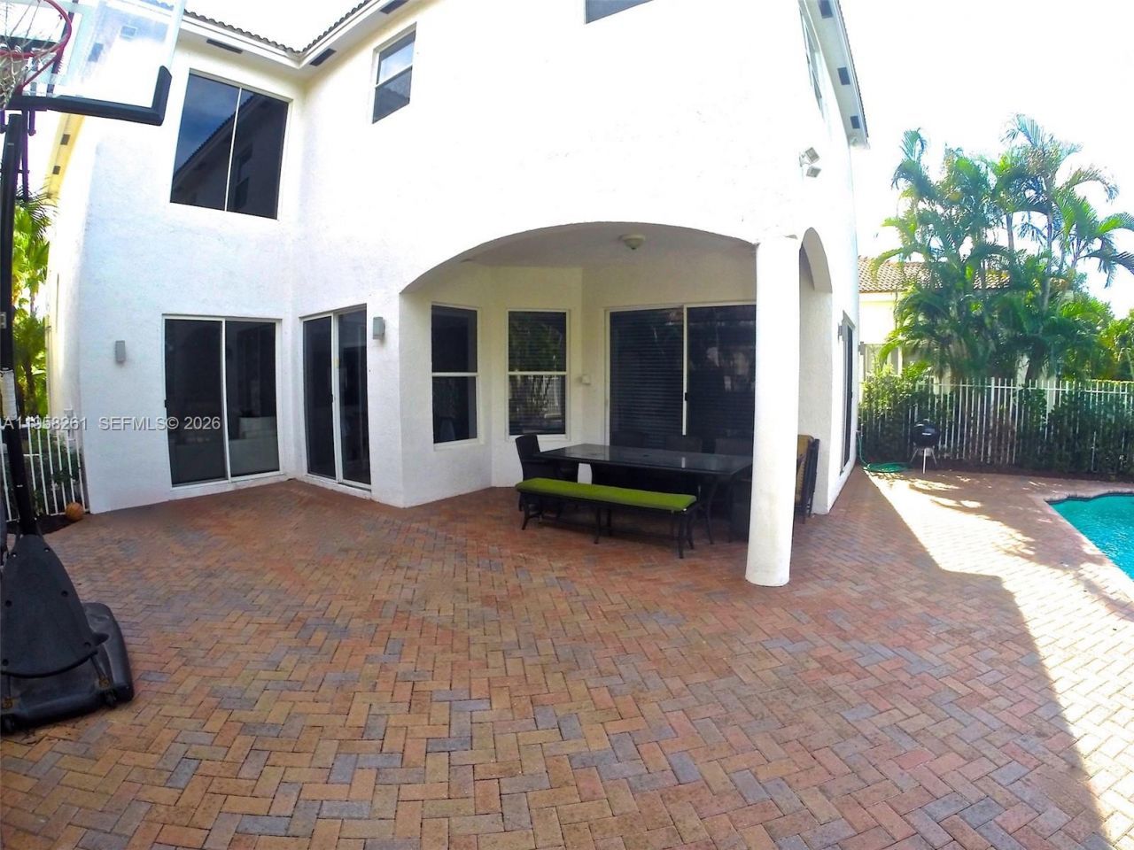 1675 NE 196th St , Miami, FL 33179 Photo