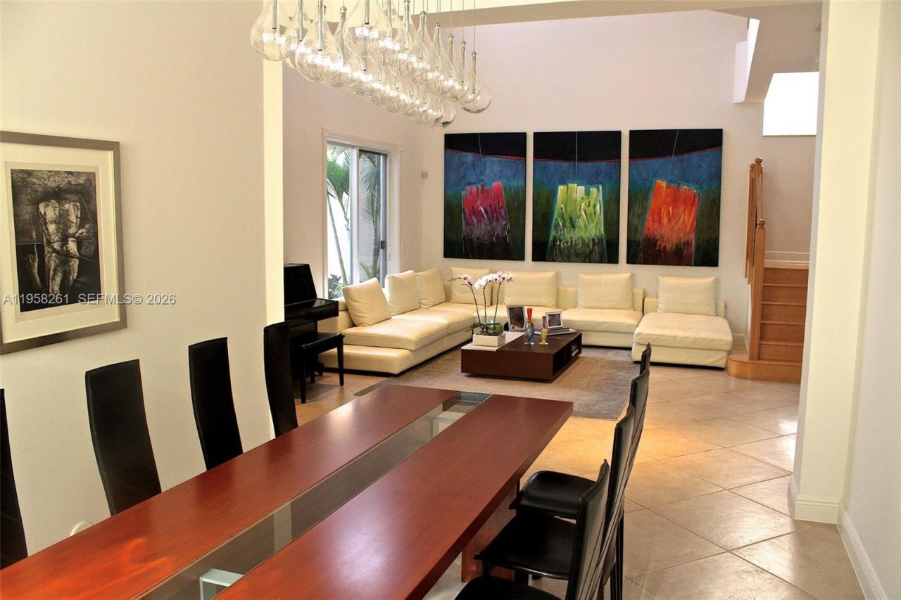 1675 NE 196th St , Miami, FL 33179 Photo