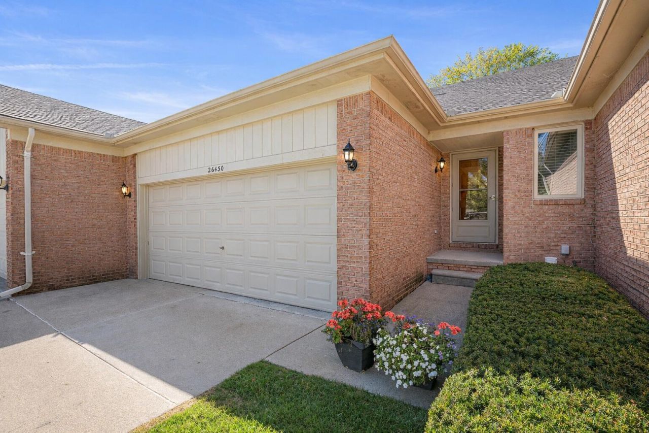 26430 Sanajo Court, Unit 20, Chesterfield, MI 48051 Main Photo