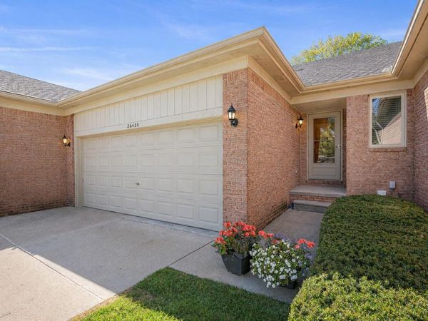 26430 Sanajo Court, Unit 20, Chesterfield, MI 48051